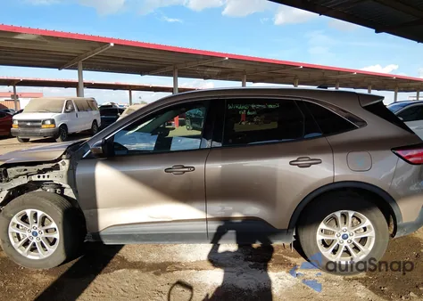 2020 Ford Escape Se z USA, uszkodzony, nr VIN 1FMCU0G63LUB79056